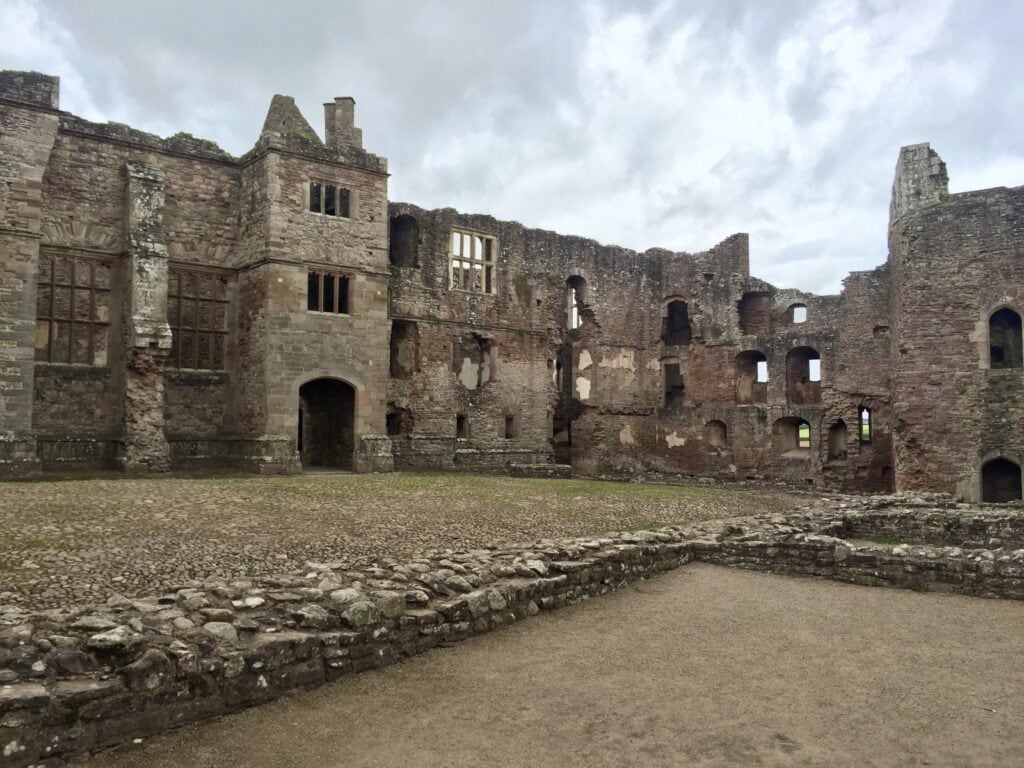 Raglan Monmouth